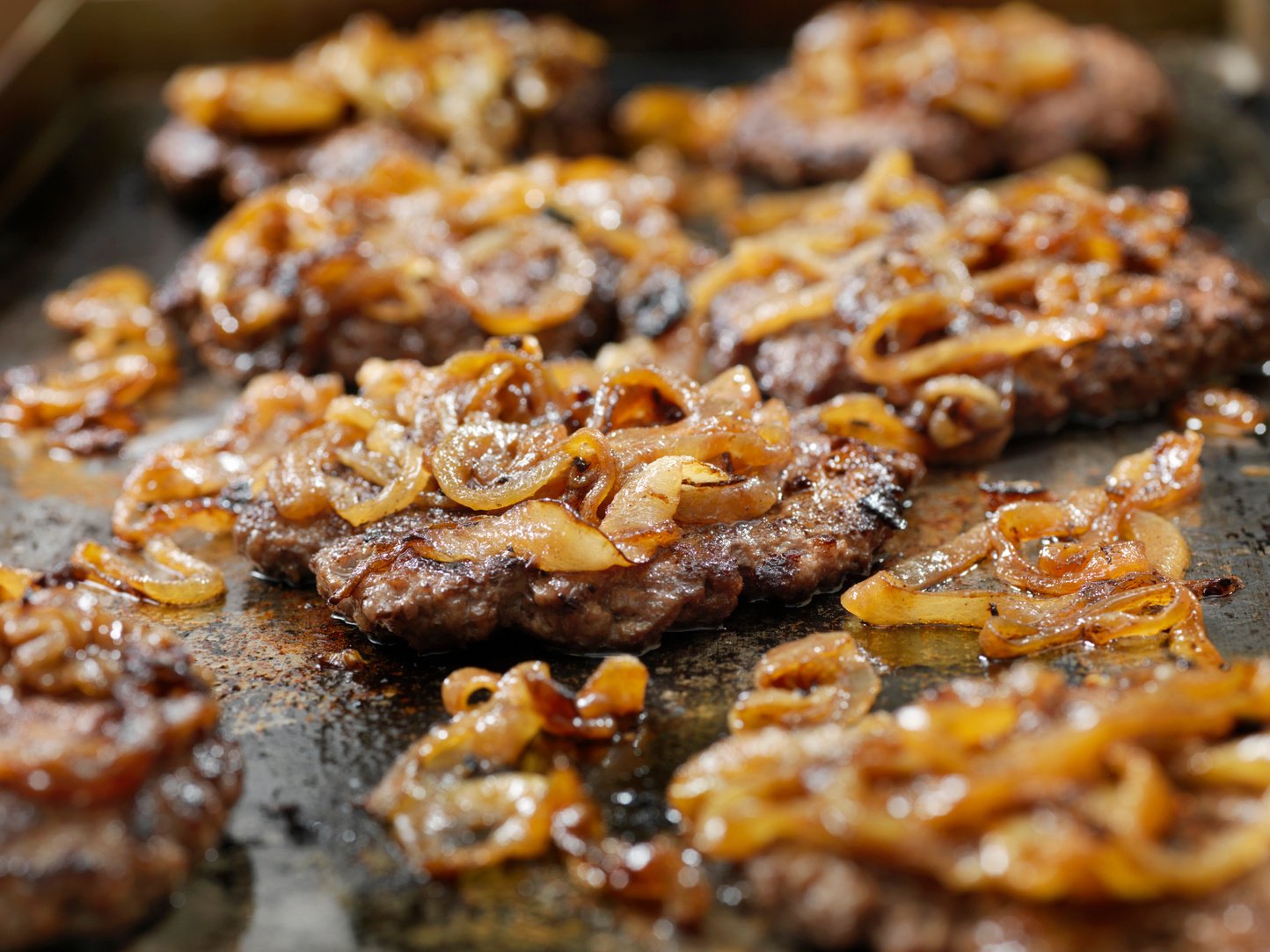 Frying the The Famous Fried Onion Smash Burger